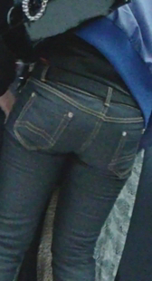 跟拍商场紧身黑牛大妈