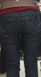 超市高挑黑紧牛