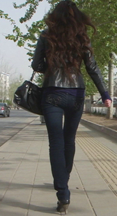 街拍高跟黑紧牛