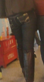 商场包臀紧身黑牛