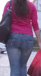 性感美少妇超圆巨臀