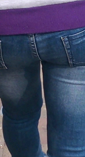 街拍蓝牛少妇身材变形