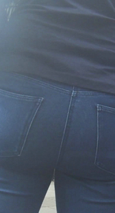 街拍重口味蓝牛大妈