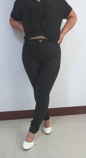 自拍黑牛老婆三角区宽大臀