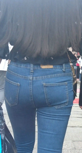 超紧蓝牛美女身材好