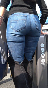 极品牛仔裤翘臀美妇