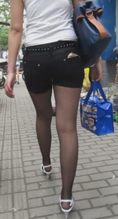 少妇屁股圆又翘