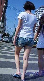 街拍性感小妹妹