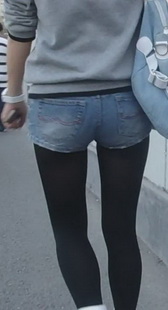 黑色丝袜性感小妹