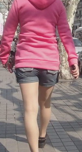 屁股虽然小，但是会扭