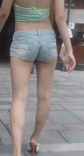 穿成这样出门需要很大勇气