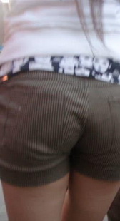 跟拍少妇屁股大又圆