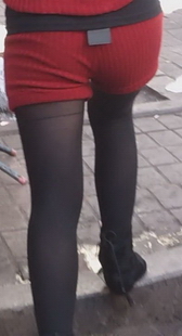 去买外卖的红衣包臀黑丝MM