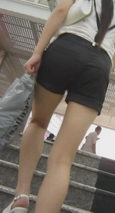 跟拍漂亮少妇上楼梯