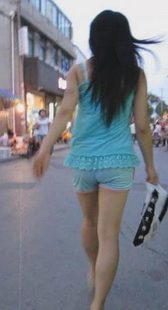 少妇穿这么短又紧