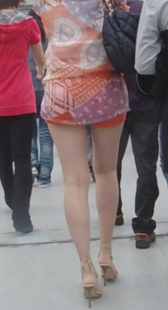 高跟美腿小妹身材好