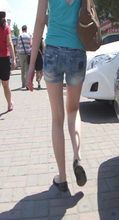 性感热裤白皙大腿