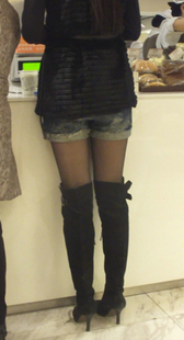 黑丝高跟长腿小妹