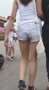 长腿热裤小妹真性感