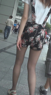 性感长腿丝袜背带热裤OL