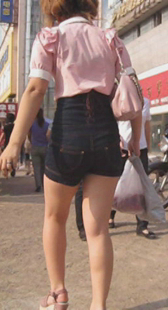 高腰牛仔热裤性感美腿