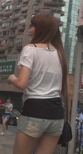 包臀热裤美腿小妹