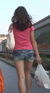 性感热裤美腿小妹