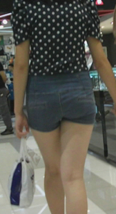 商场美腿包臀少妇