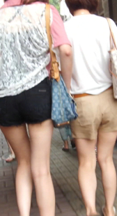 街拍性感热裤白皙大腿