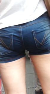 紧身牛仔热裤清晰内痕