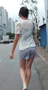 宽松热裤好会扭