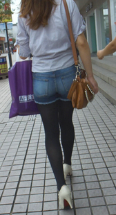 细腰大屁股黑丝配高跟