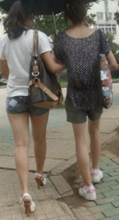 高挑牛仔热裤大腿性感