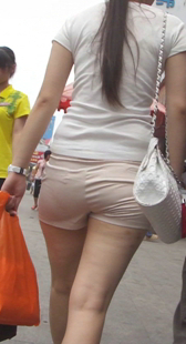 细腰大屁股少妇身材好