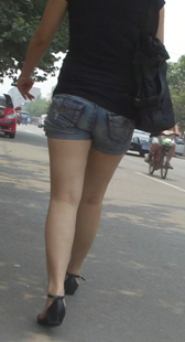 性感热裤包臀小妹