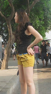 性感小妹长像甜美