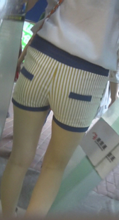 紧身包臀热裤美腿