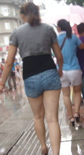 成熟少妇包臀牛仔热裤