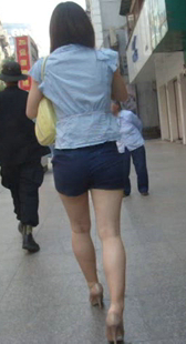 美腿大屁股少妇