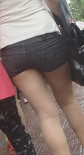 长腿肉丝紧身包臀