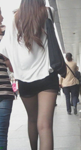 西单丽人长腿露袜根