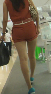 商场高挑长腿宽臀