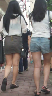 街拍牛仔热裤少妇视频