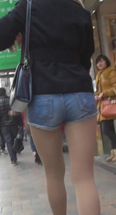 街拍丝袜包臀紧身牛仔