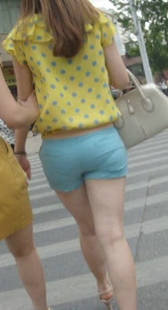 蓝裤丰满圆臀OL