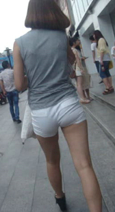 超紧白色热裤包臀