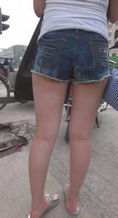 宽臀大屁股小妹