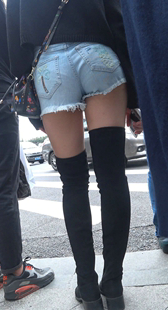 美腿牛仔包臀少妇
