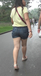 牛仔热裤大屁股少妇口味重