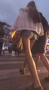 牛仔短裤大长腿就是骚